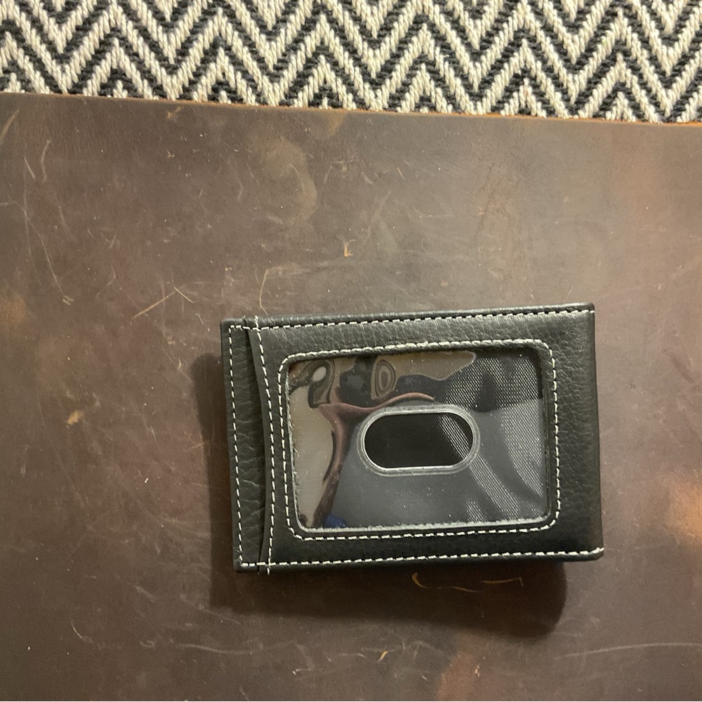 Johnston & Murphy Front Pocket Money Clip Leather Wallet.